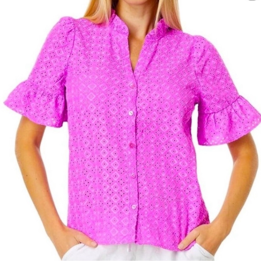 Lilly Pulitzer Calynn Eyelet top in Wild Fuchsia Size 4, EUC
